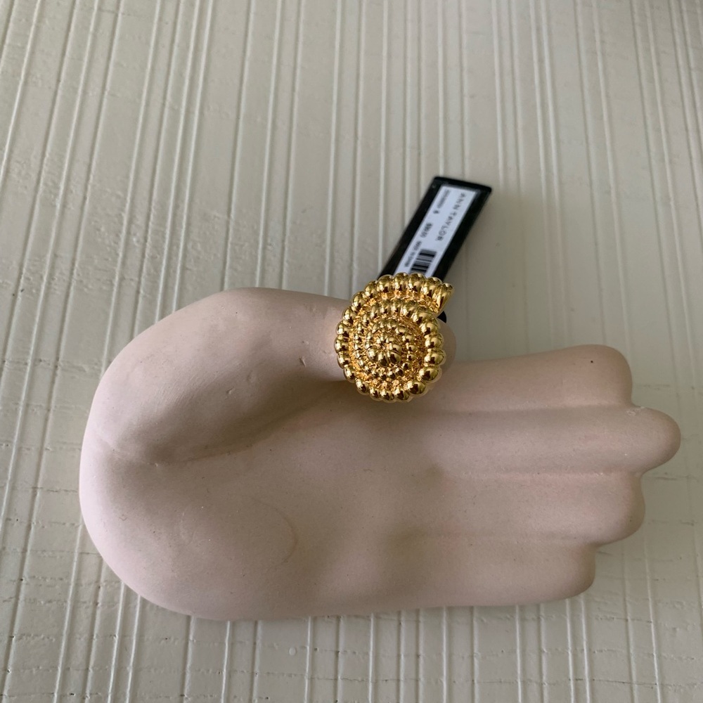 Ann Taylor shell ring - Picture 7 of 10